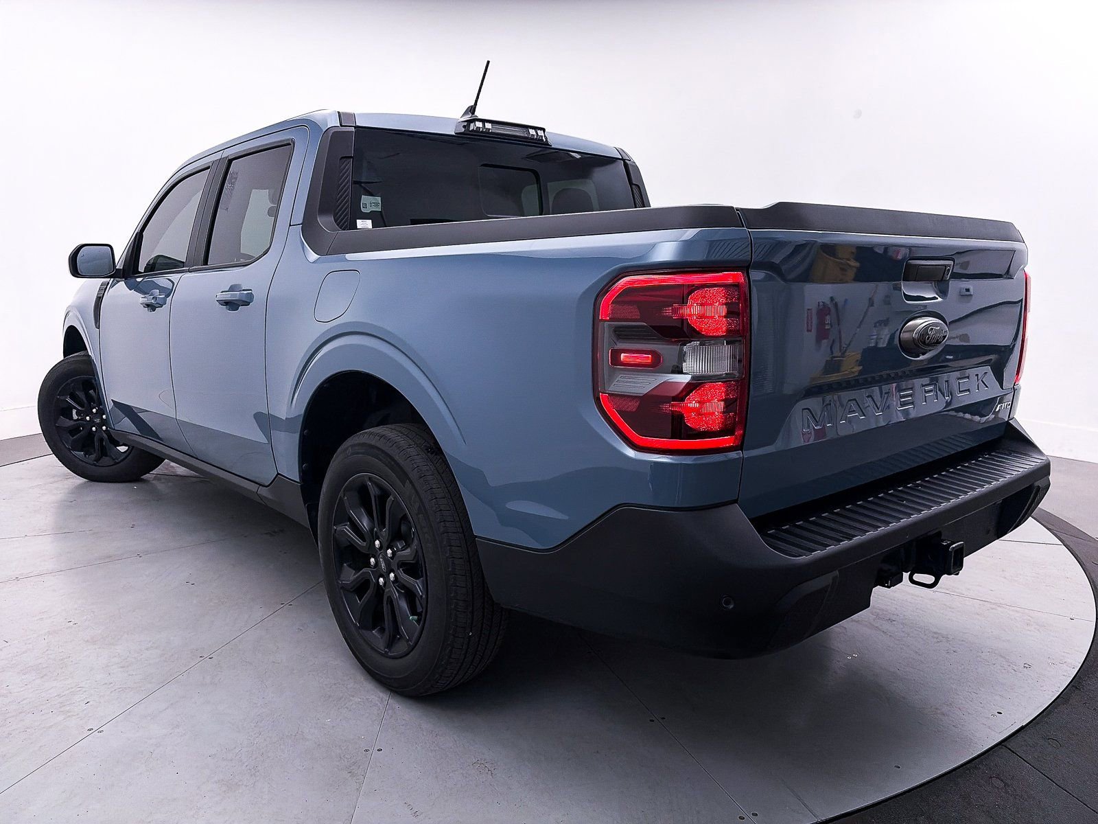 Used 2024 Ford Maverick Lariat w/ Black Appearance Package image 2