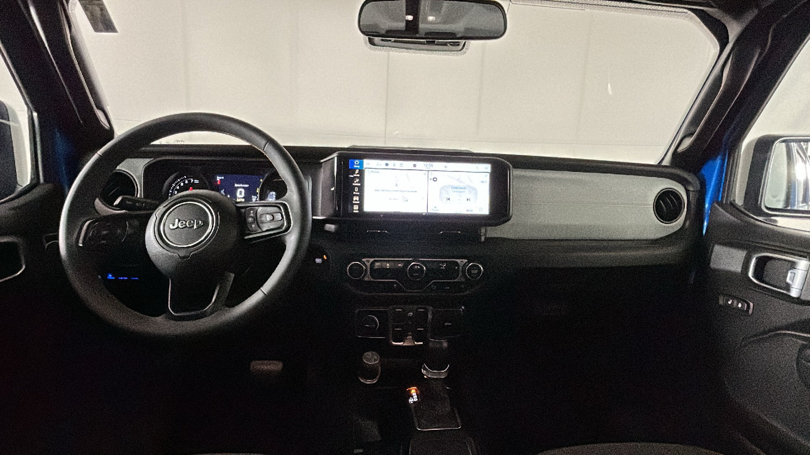 Used 2024 Jeep Wrangler Unlimited w/ Convenience Group AWD/4WD image 31