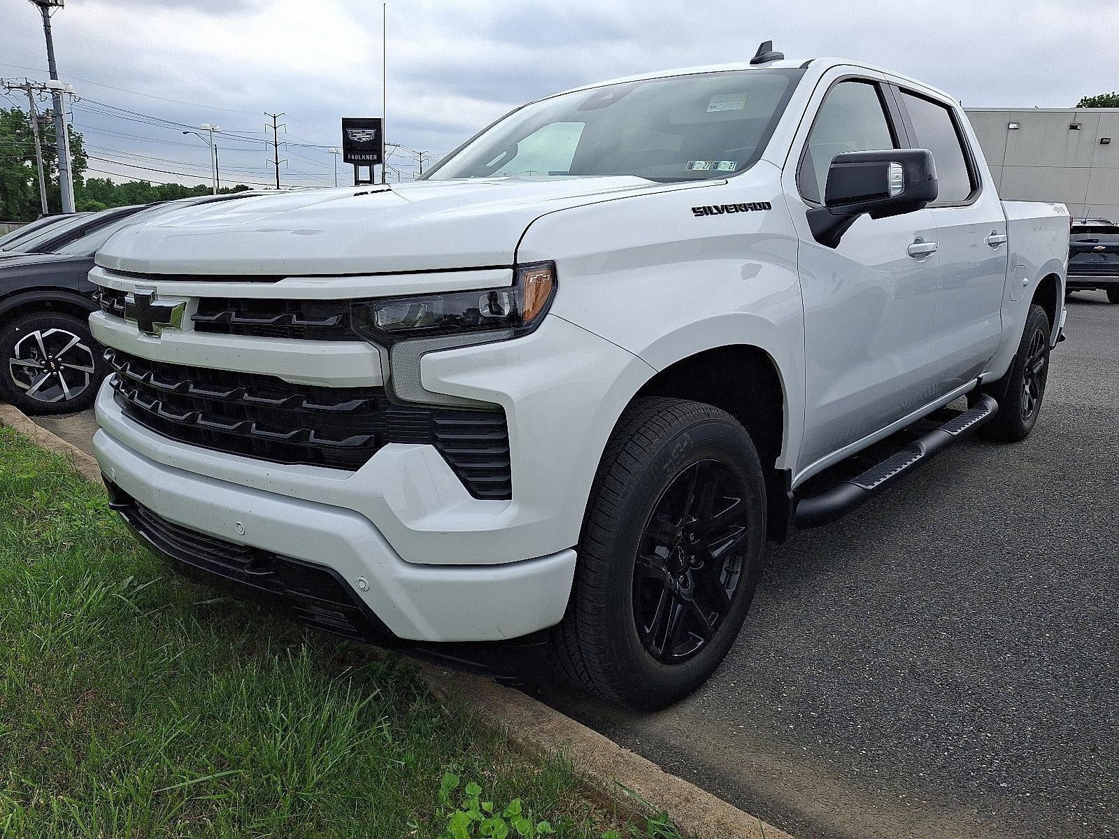 New 2026 Chevrolet Silverado 1500 RST w/ Dark Appearance Package AWD/4WD image 3