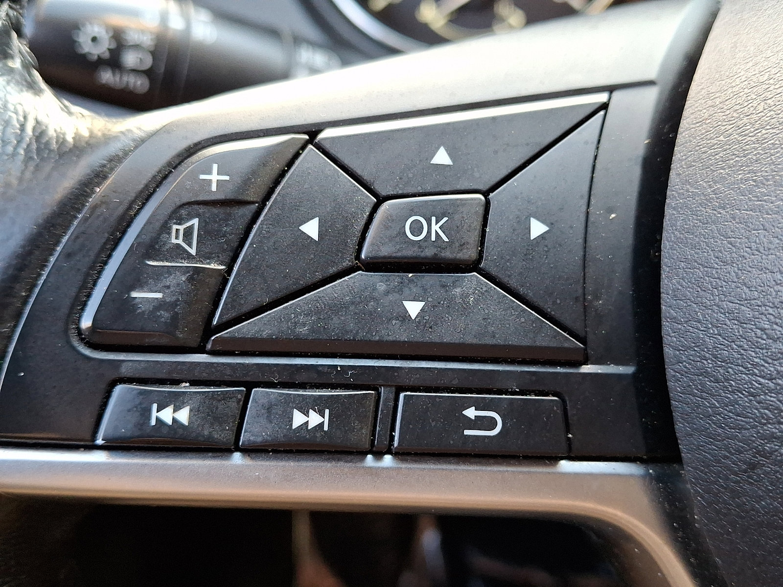 Certified 2019 Nissan Rogue Sport SV w/ Technology Package image 21