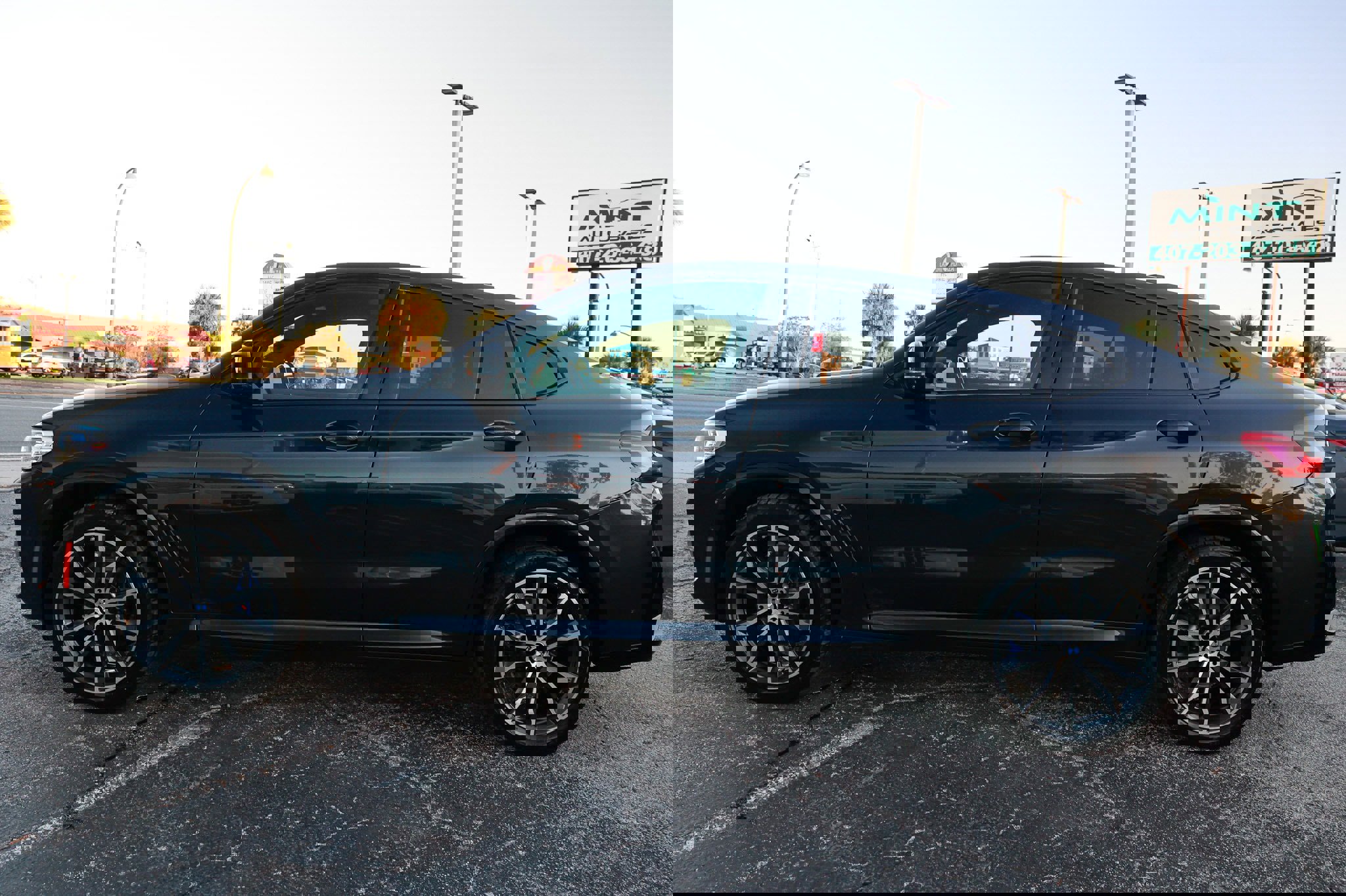 Used 2022 BMW X4 M40i w/ Premium Package image 4