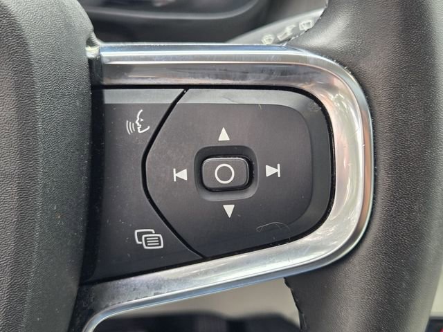 Used 2023 Volvo XC40 B5 Plus w/ Protection Package Premier image 27