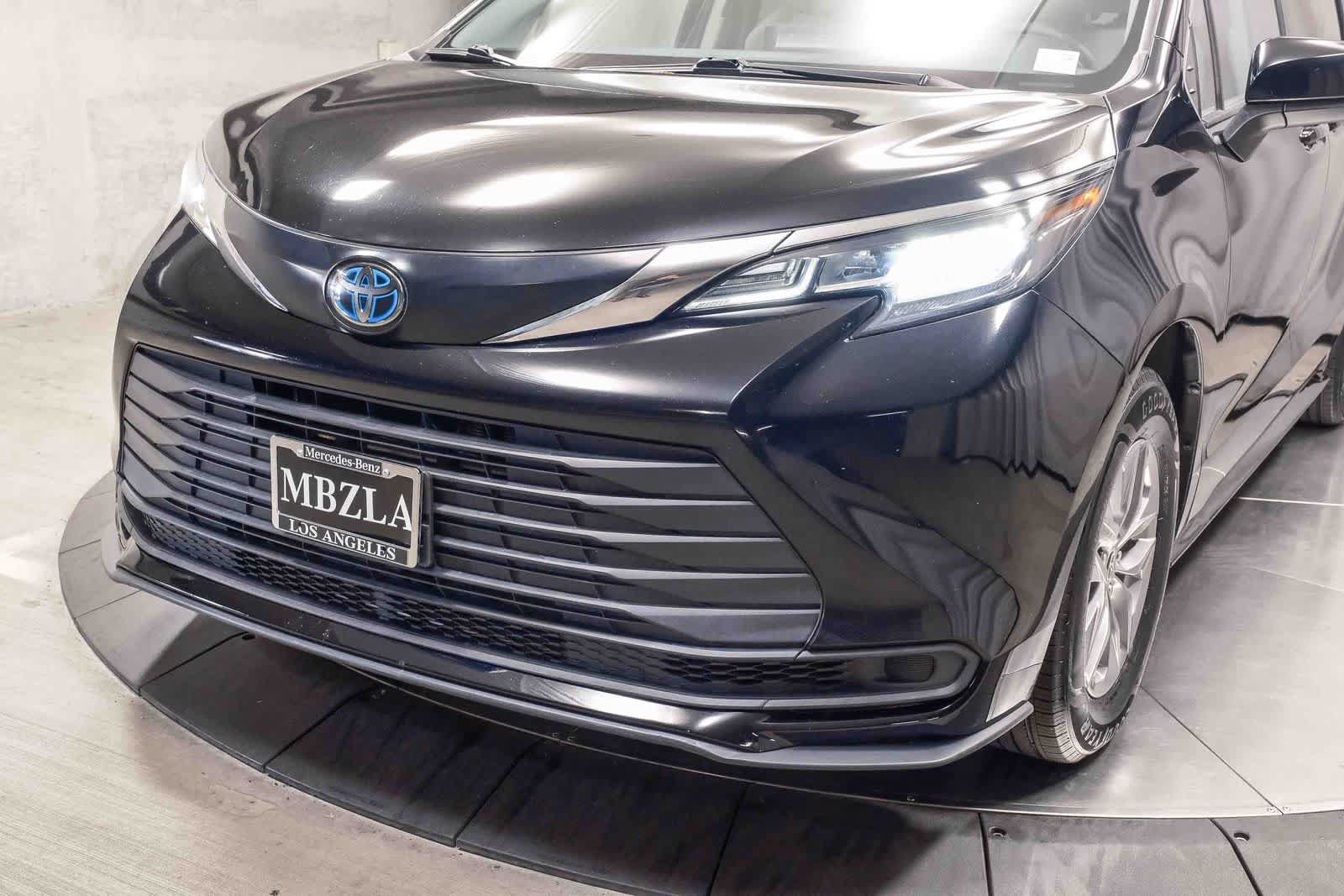 Used 2022 Toyota Sienna LE FWD image 11