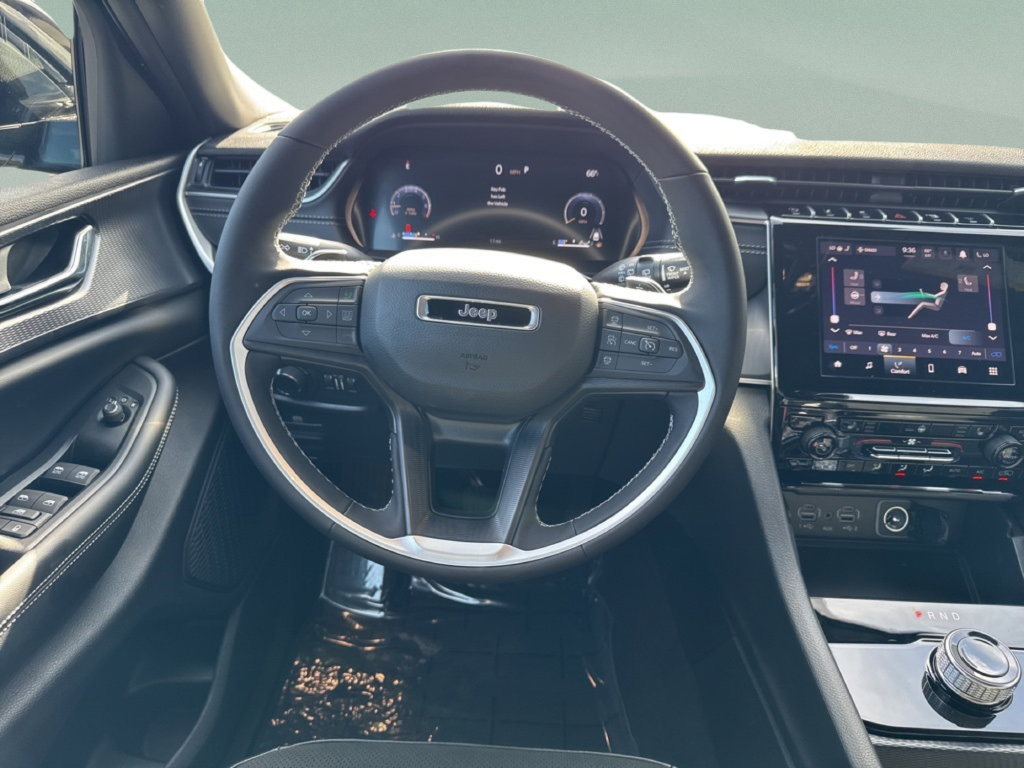 New 2025 Jeep Grand Cherokee 4WD image 32