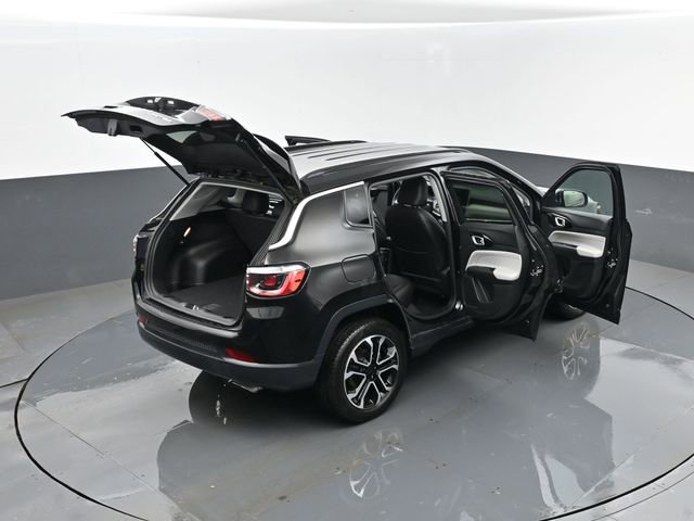Used 2022 Jeep Compass Limited image 28