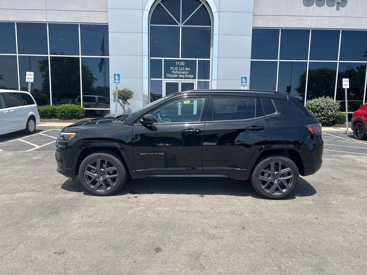 Used 2025 Jeep Compass Limited w/ High Altitude Package AWD/4WD image 6