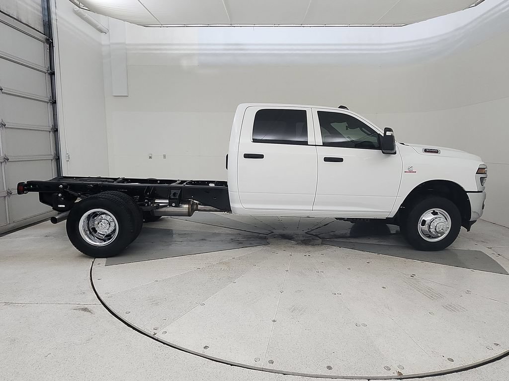 New 2026 RAM 3500 Tradesman w/ Chrome Appearance Group A AWD/4WD image 9