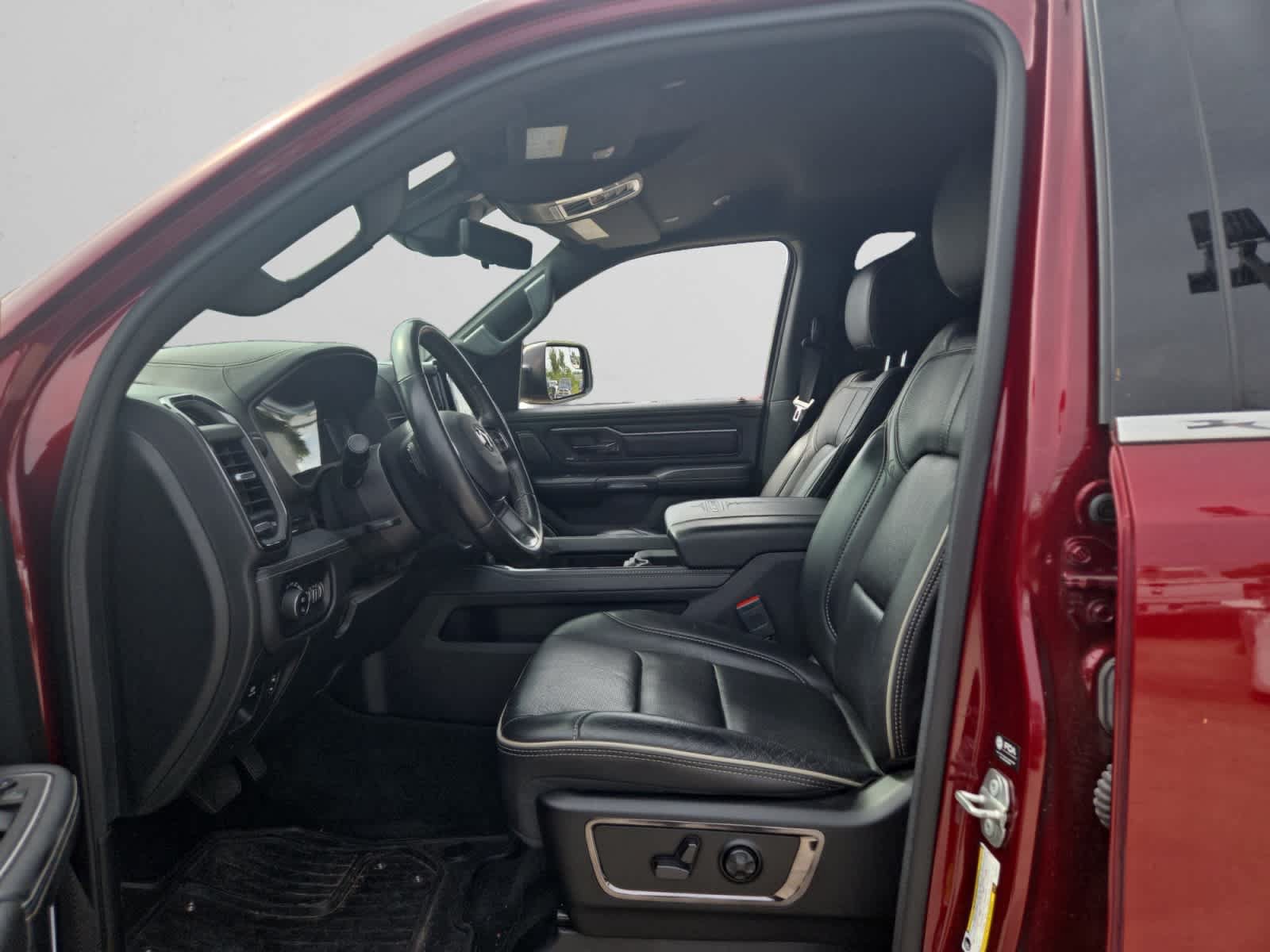 Used 2023 RAM 1500 Limited AWD/4WD image 9