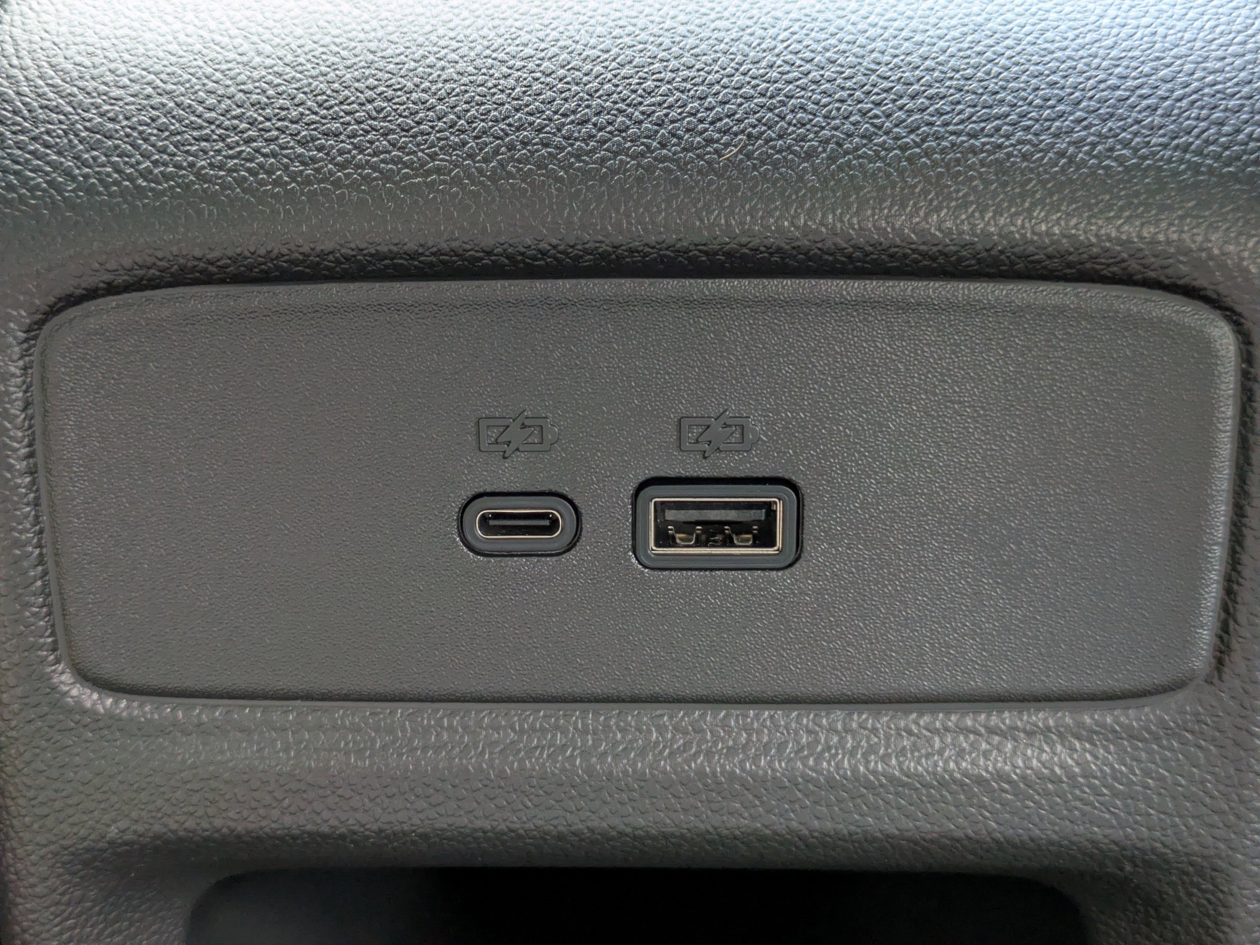 Used 2025 Chevrolet Trax ACTIV w/ Sunroof Package FWD image 16