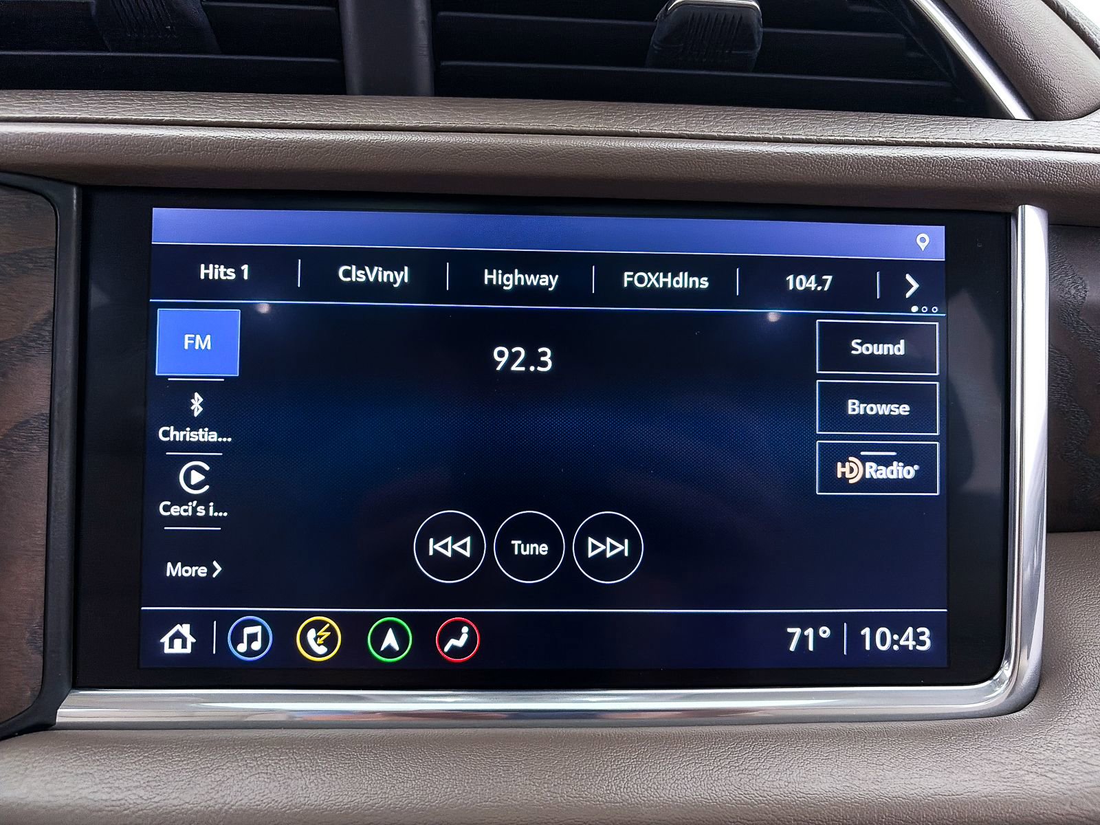 Used 2021 GMC Yukon Denali w/ Denali Premium Package image 24