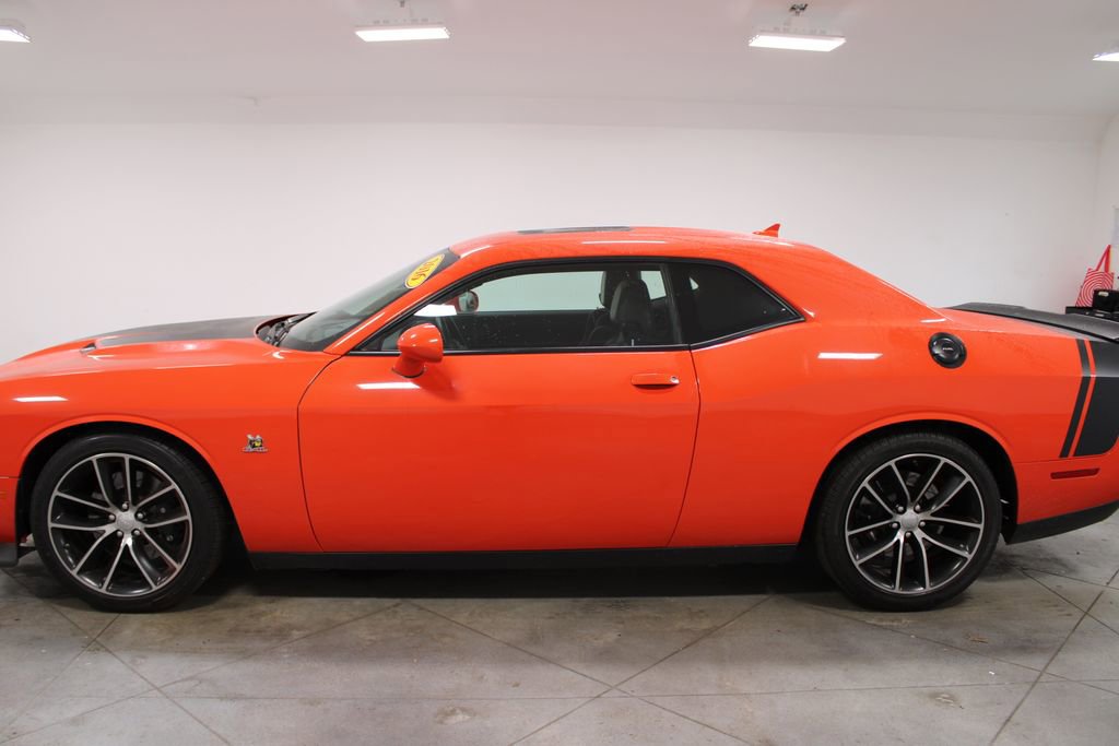 Used 2016 Dodge Challenger R/T Scat Pack w/ Leather Interior Group image 6
