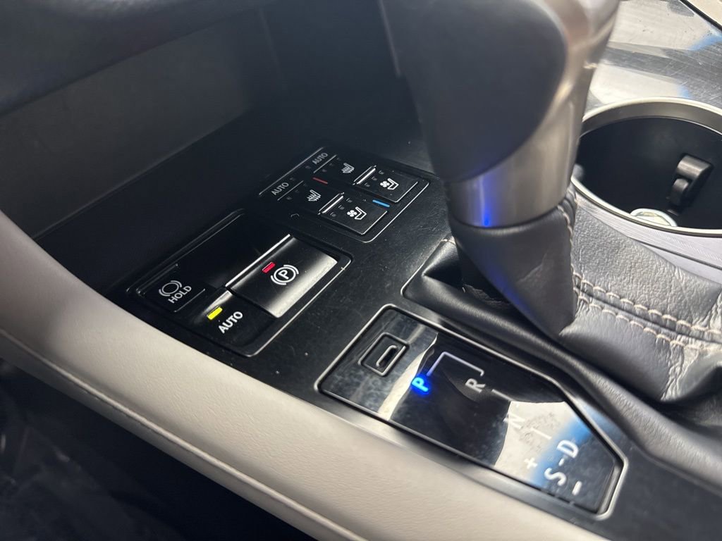 Used 2019 Lexus RX 350L FWD w/ Accessory Package image 21