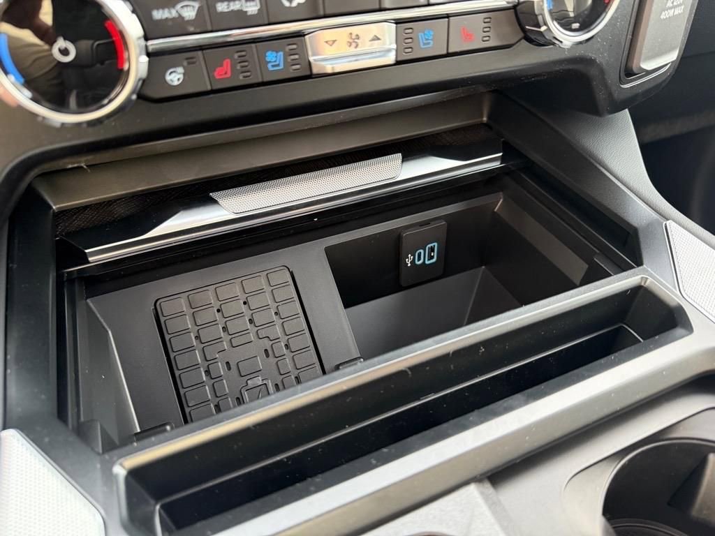 New 2025 Ford F250 Platinum w/ FX4 Off-Road Package image 17