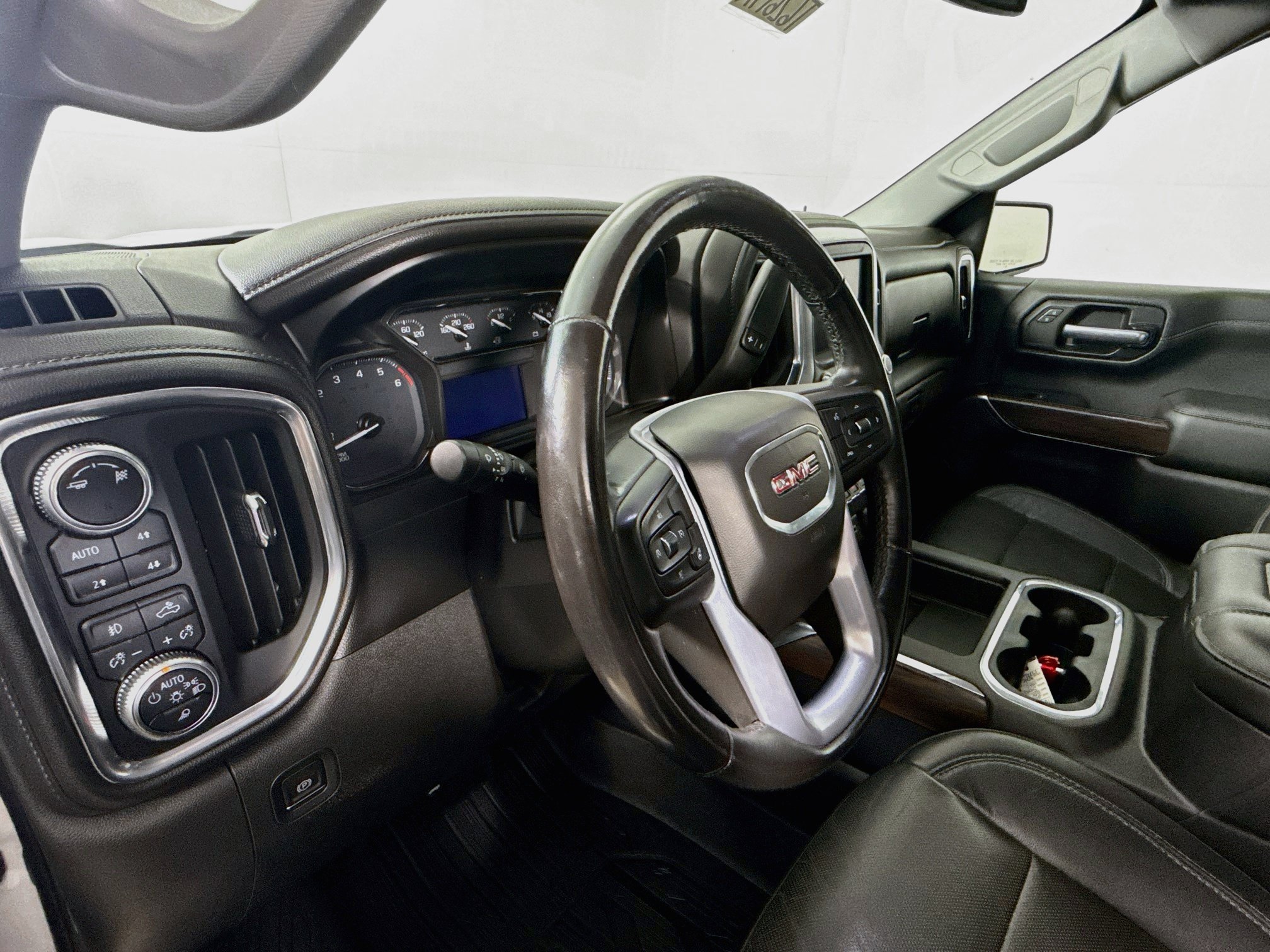 Used 2019 GMC Sierra 1500 SLT w/ SLT Premium Package AWD/4WD image 9