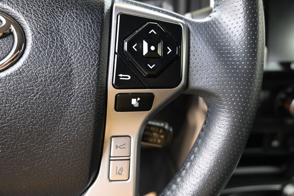 Used 2021 Toyota 4Runner SR5 Premium w/ Moonroof Package AWD/4WD image 25
