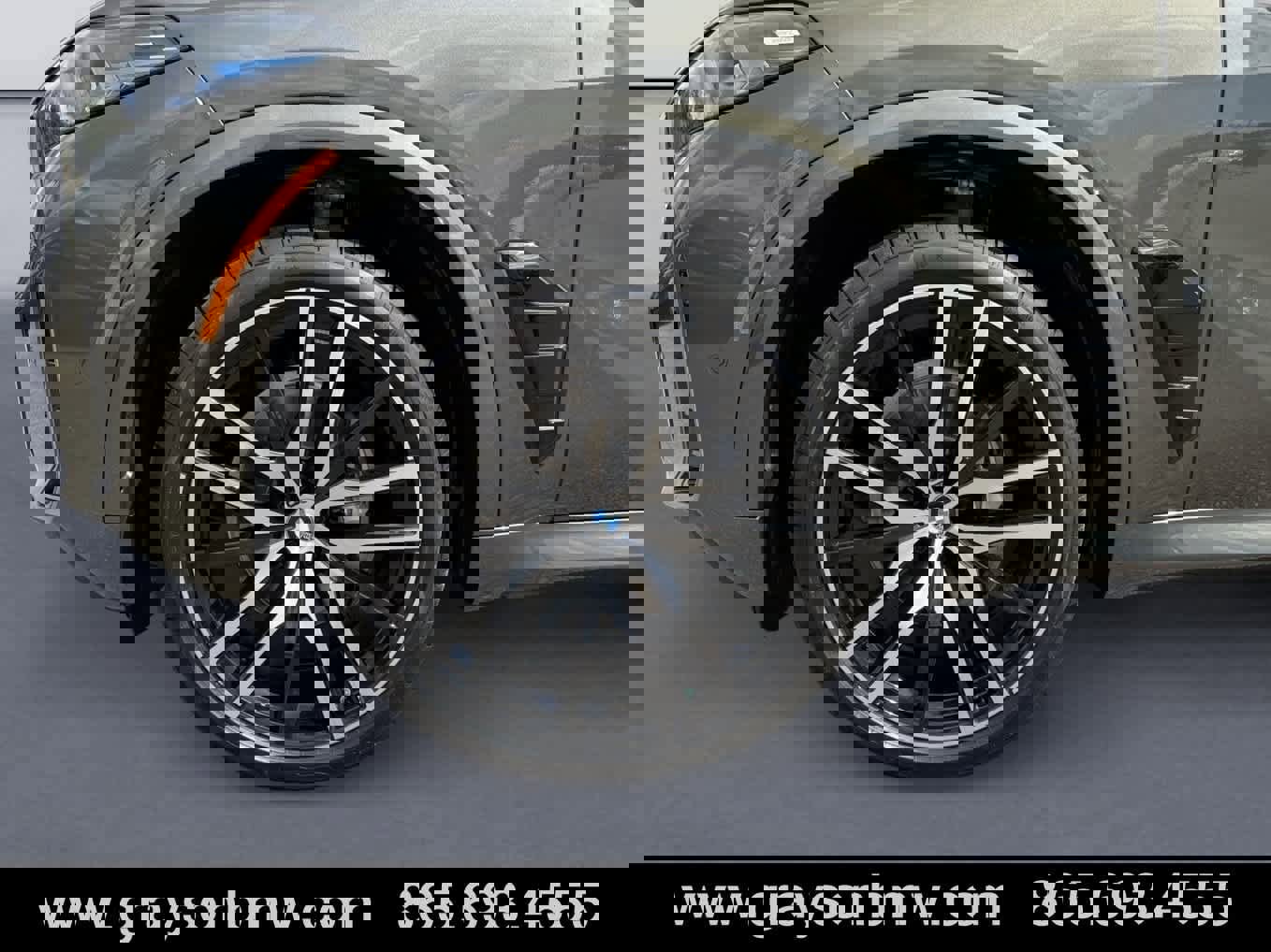 Used 2026 BMW X5 xDrive40i w/ M Sport Package image 9