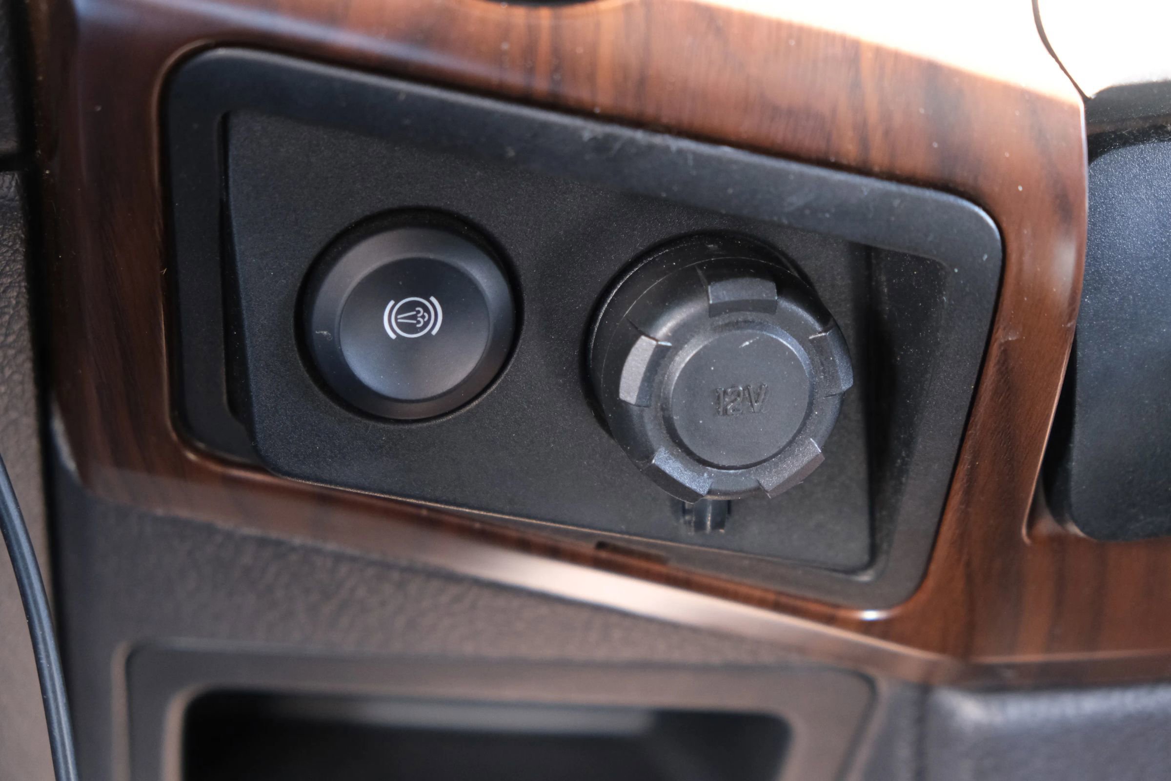 Used 2015 Ford F350 Lariat w/ Lariat Interior Package image 43