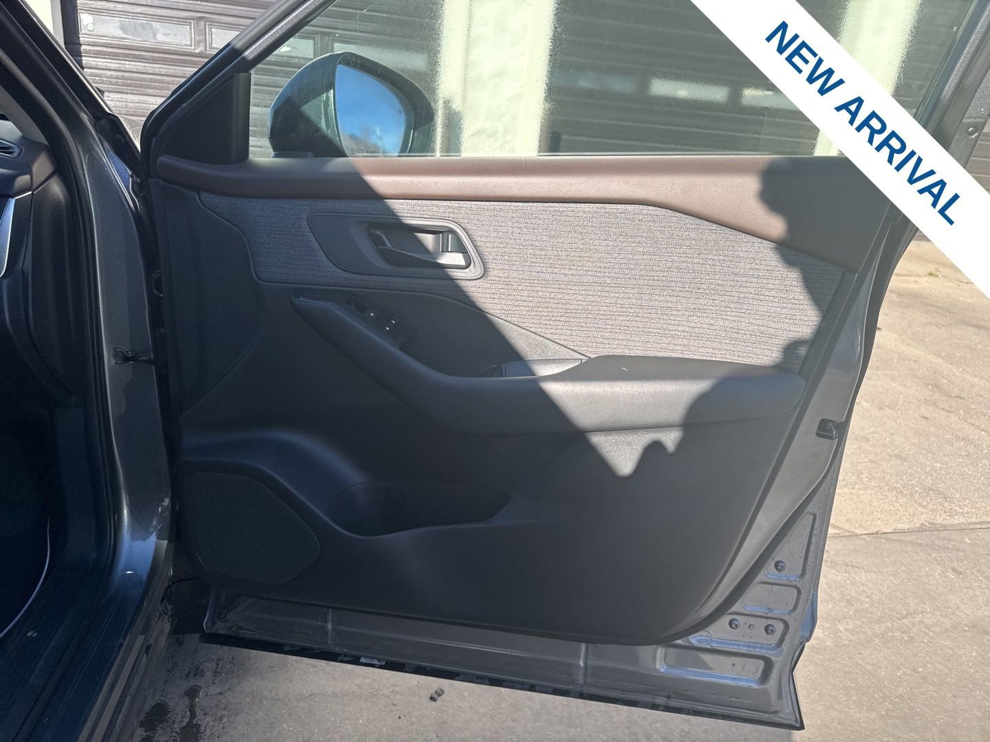 Used 2023 Nissan Rogue S image 10