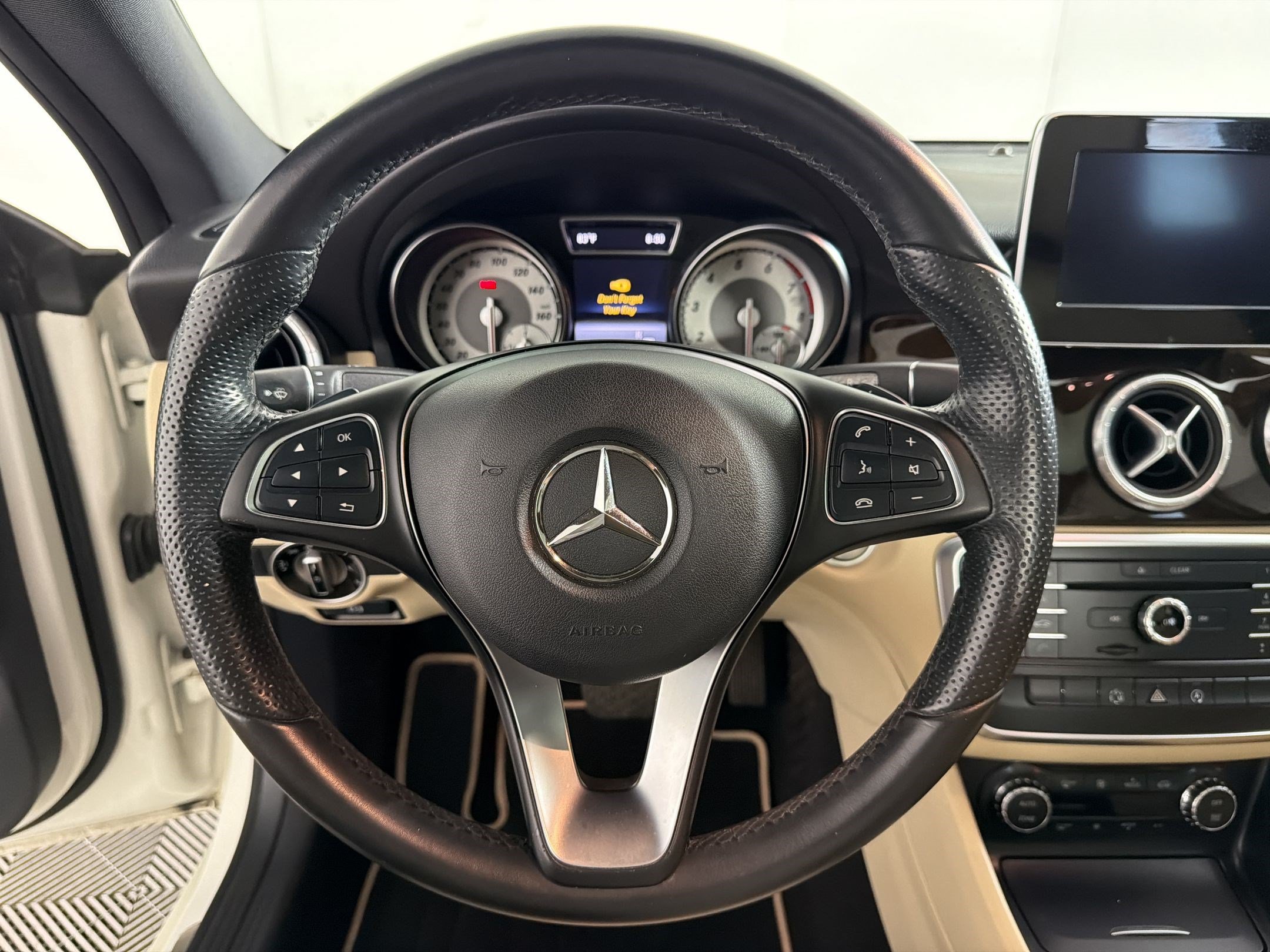 Used 2015 Mercedes-Benz CLA 250 4MATIC image 11