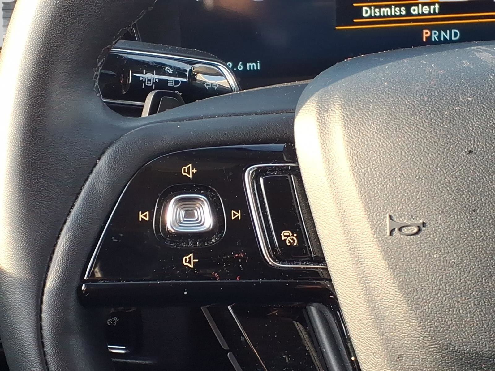 Used 2025 Lincoln Corsair AWD w/ Equipment Group 101A image 9