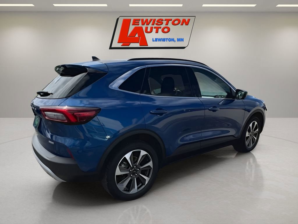 Used 2023 Ford Escape Platinum image 8