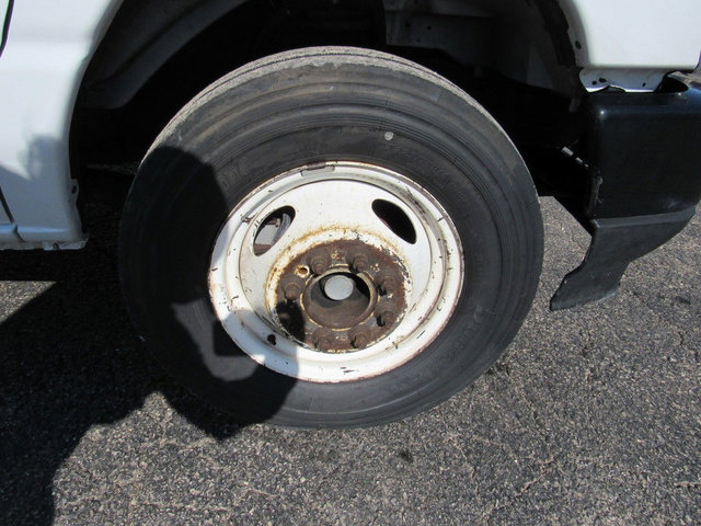 Used 2022 Ford E-350 and Econoline 350 Super Duty image 10