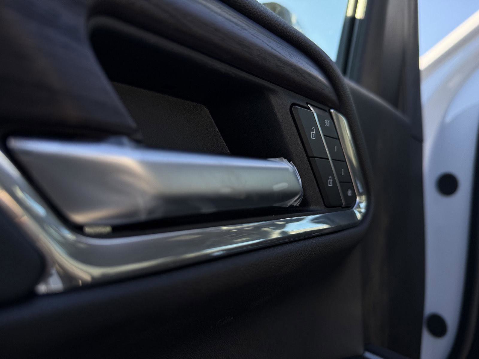 New 2026 GMC Sierra 1500 SLT image 14