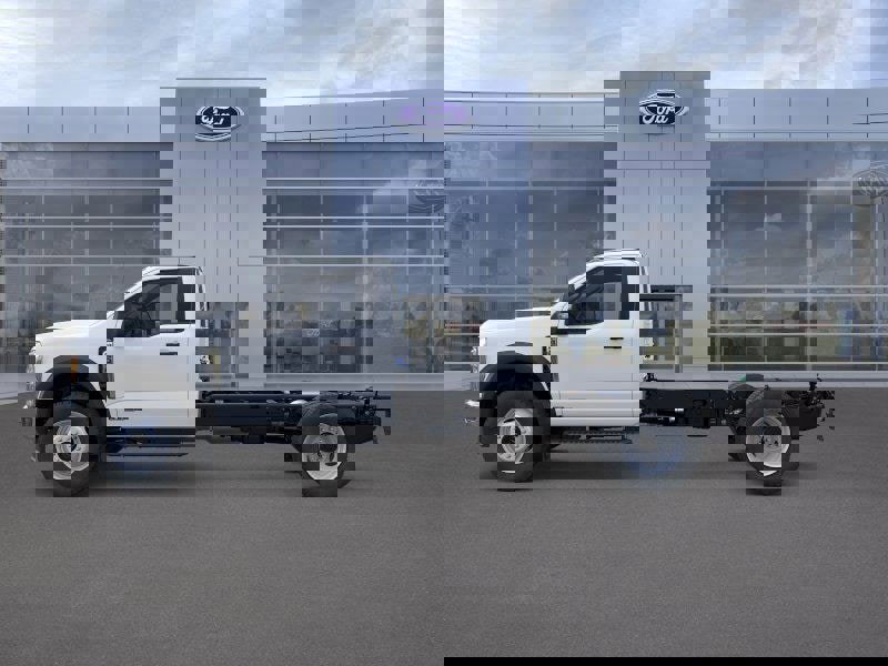 New 2025 Ford F450 XL w/ XL Chrome Package image 25