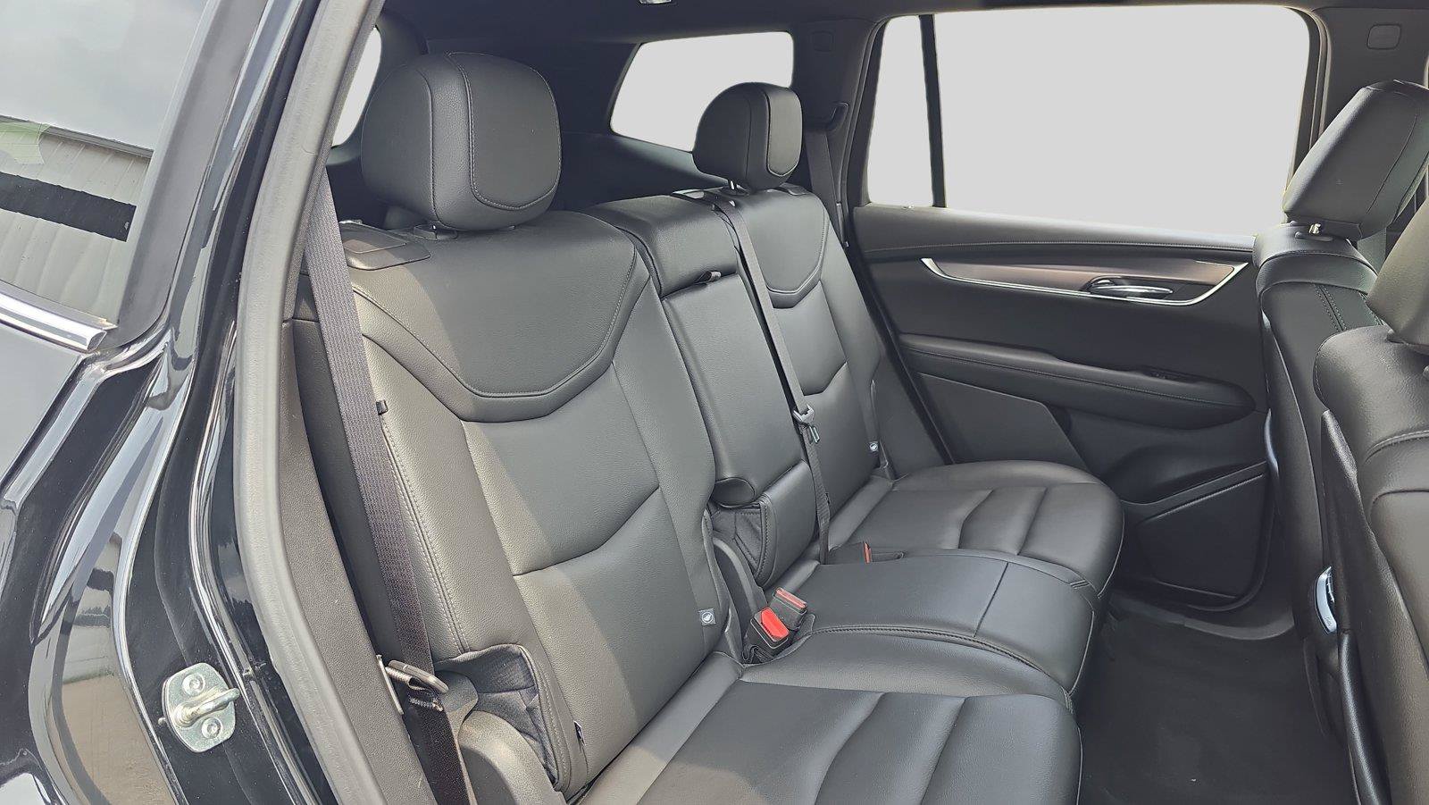 Used 2024 Cadillac XT6 Luxury AWD/4WD image 17