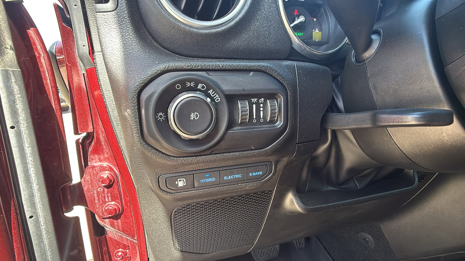 Used 2022 Jeep Wrangler Unlimited Sahara w/ Cold Weather Group AWD/4WD image 14