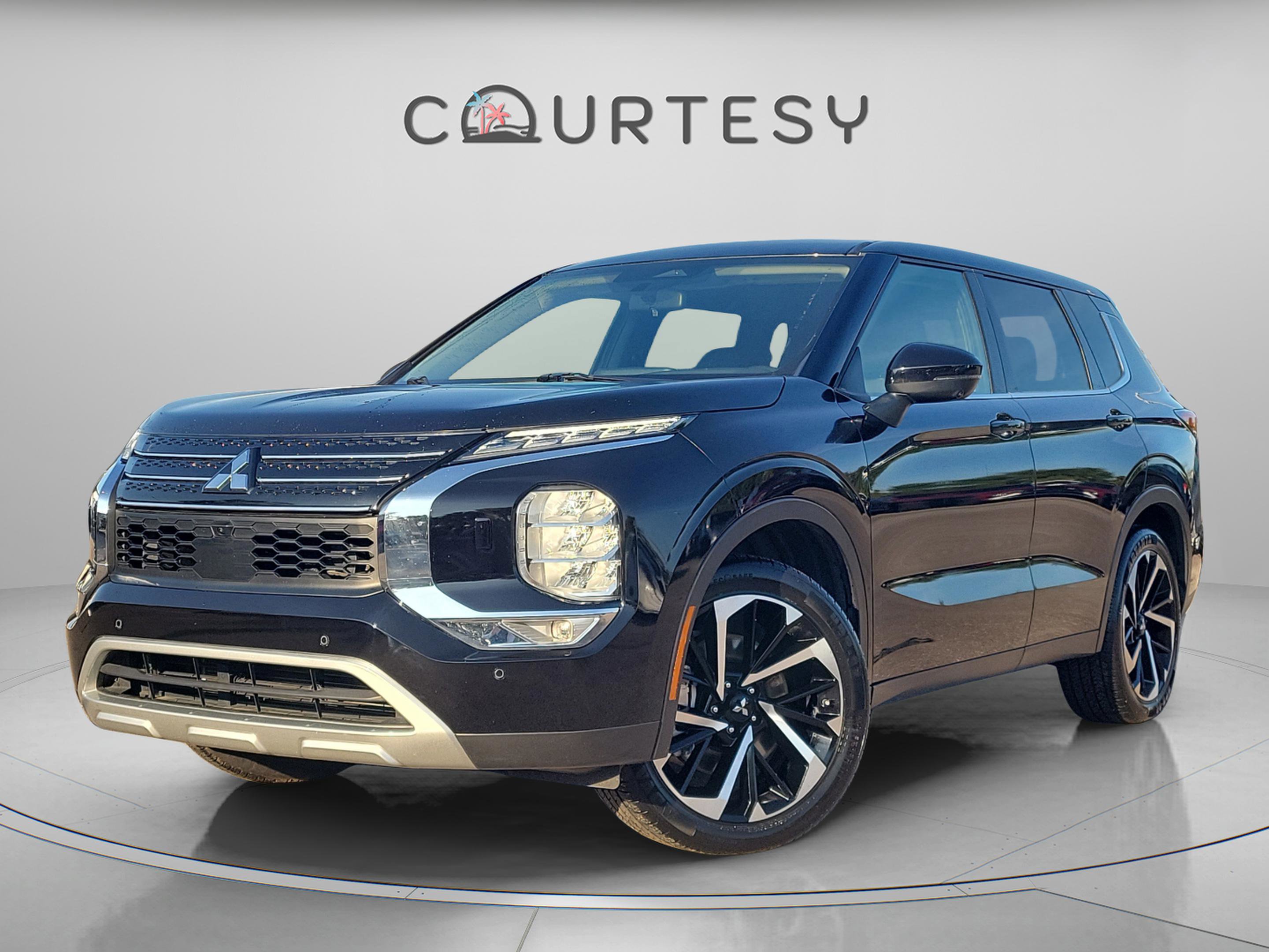 Used 2024 Mitsubishi Outlander SE