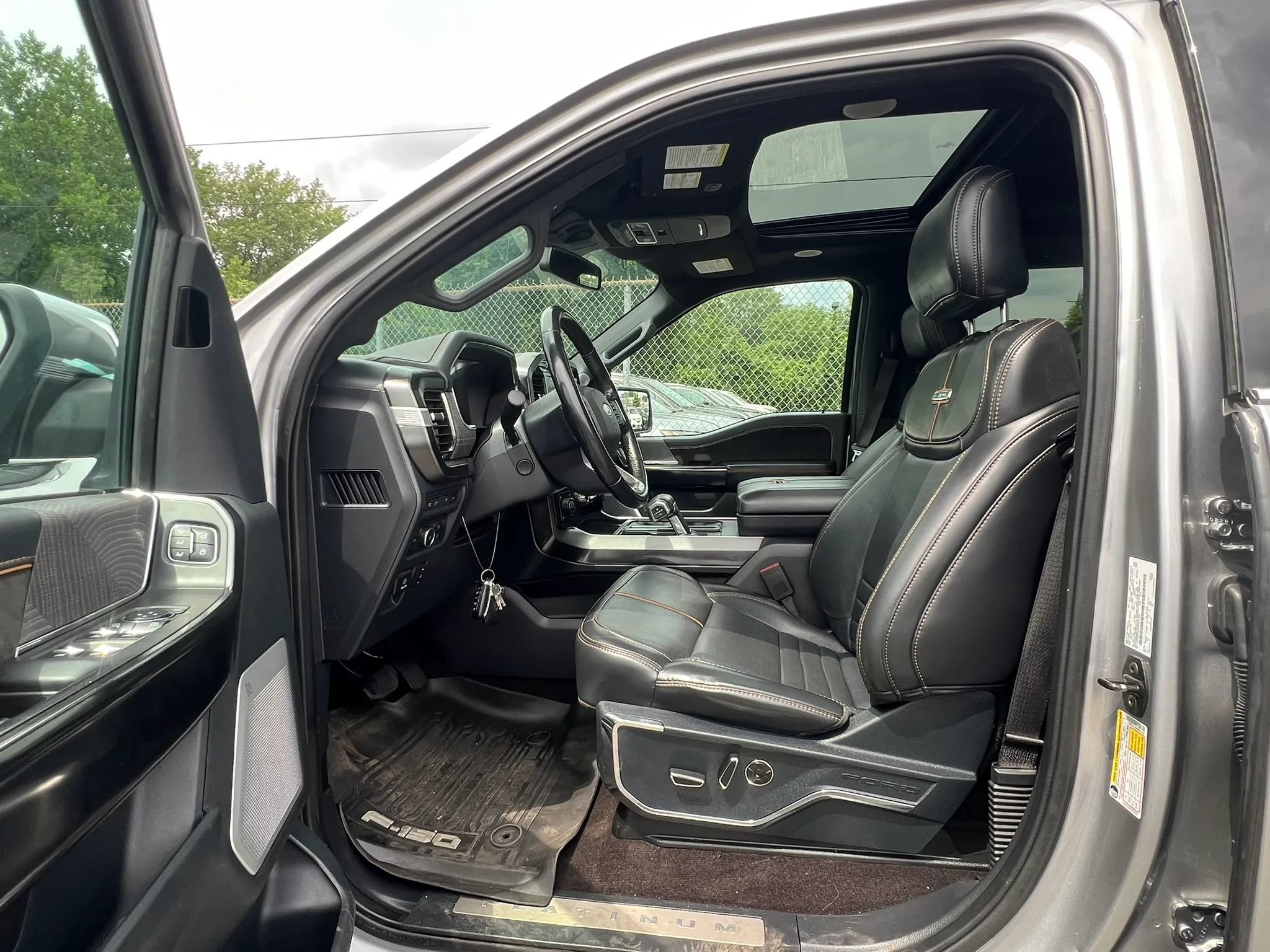 Used 2021 Ford F150 Platinum w/ Equipment Group 701A High AWD/4WD image 29