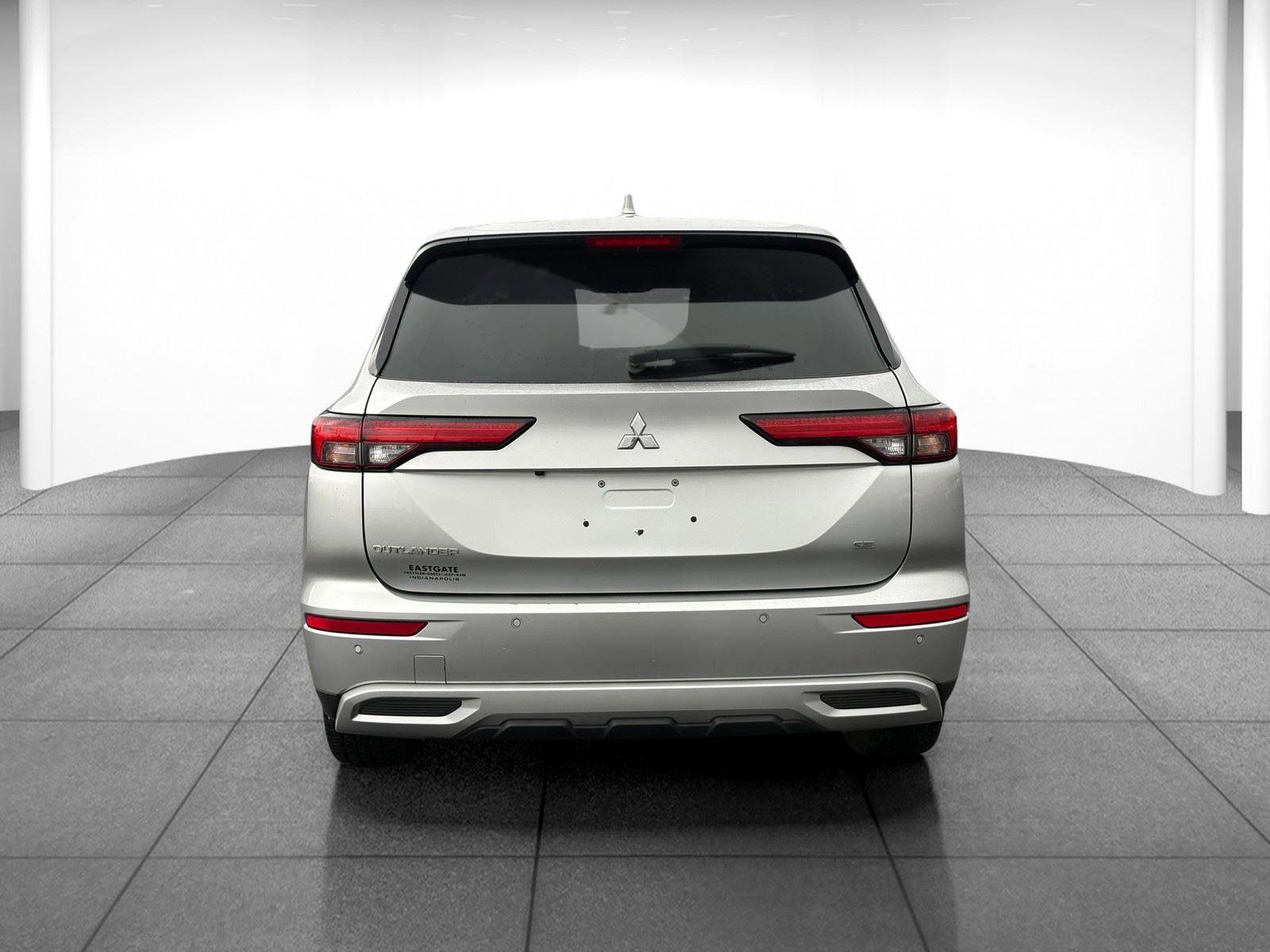 Used 2024 Mitsubishi Outlander SE image 6