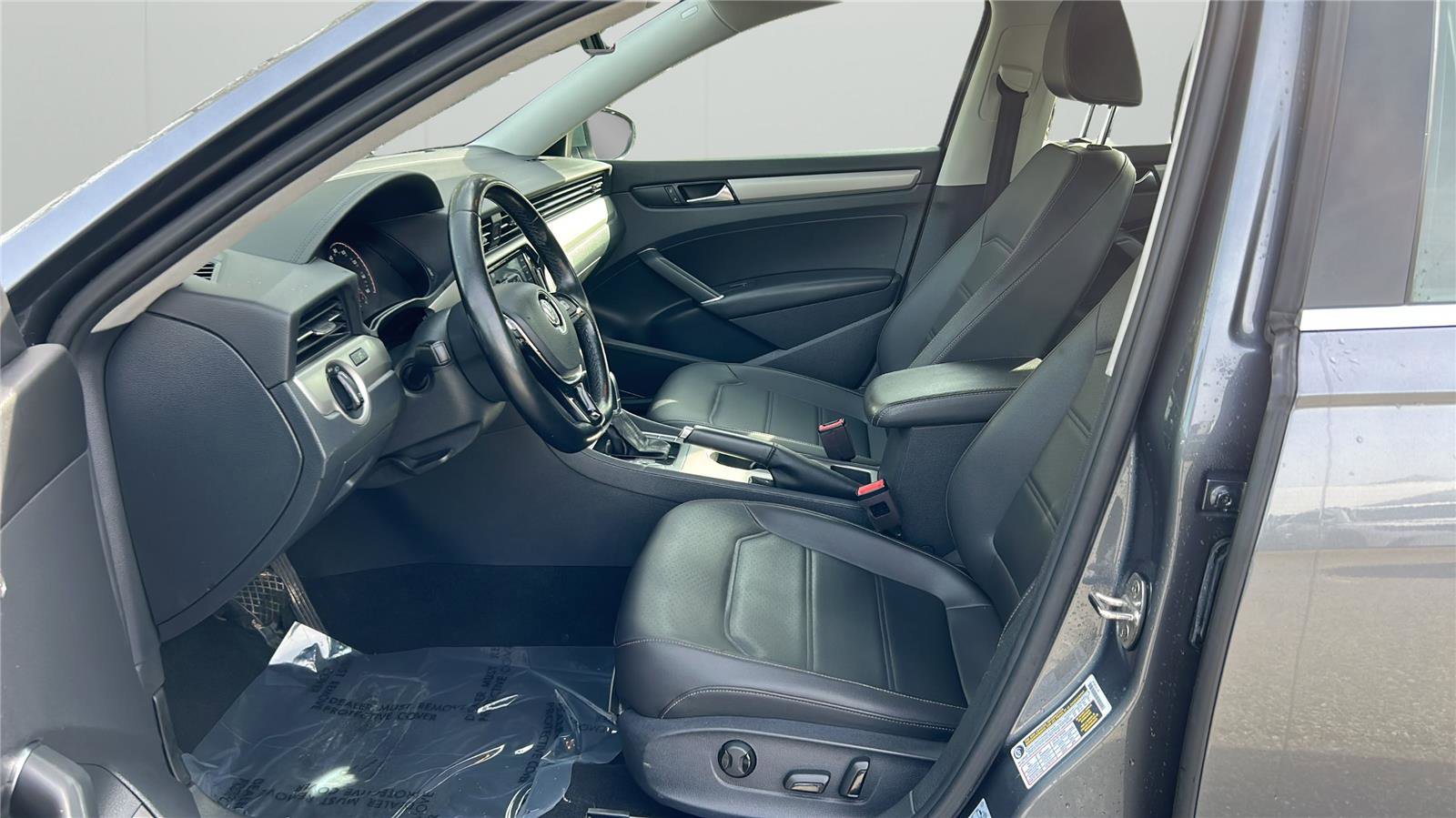 Used 2020 Volkswagen Passat 2.0T SE image 11