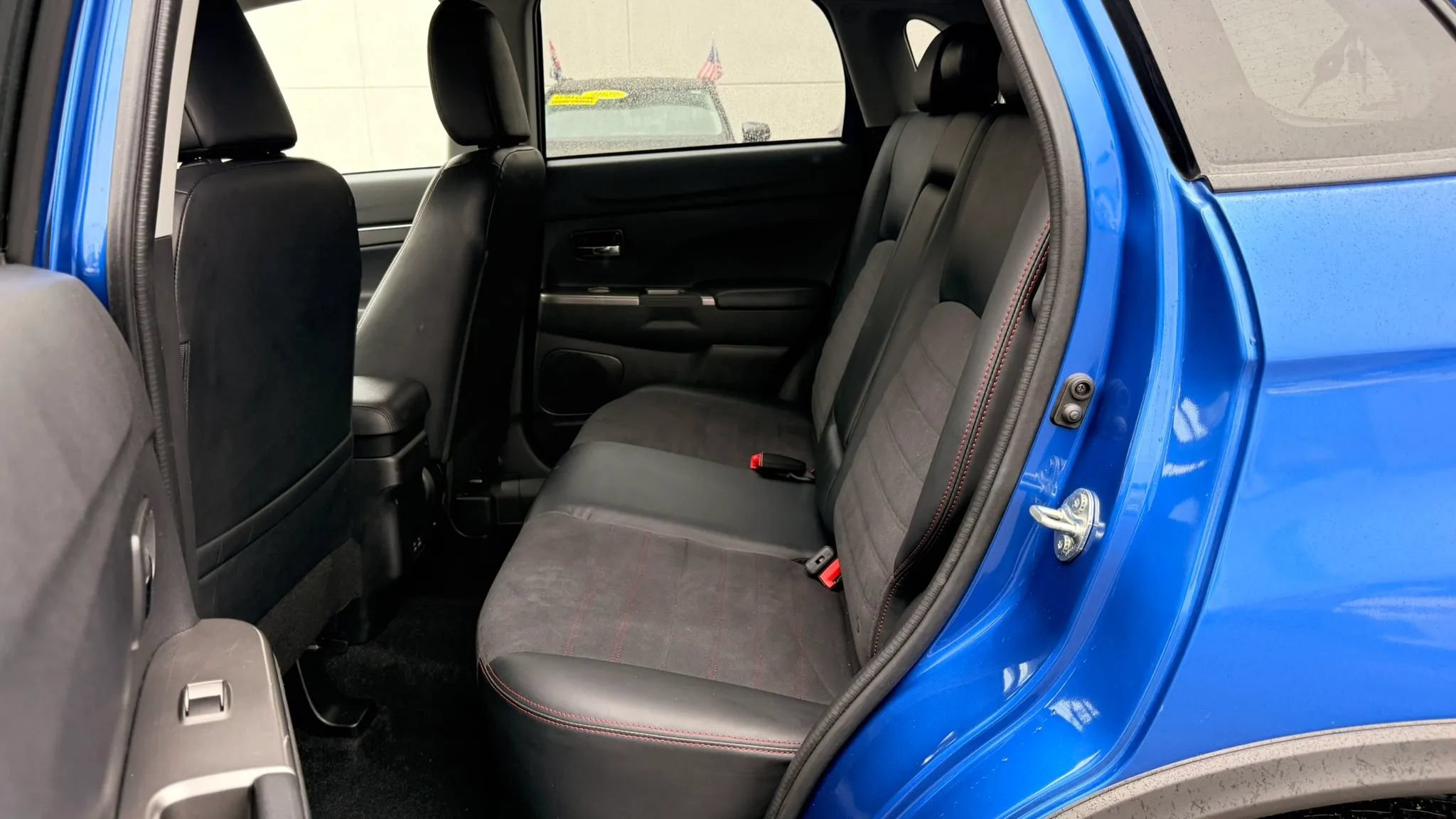 Used 2024 Mitsubishi Outlander Sport SE AWD/4WD image 13