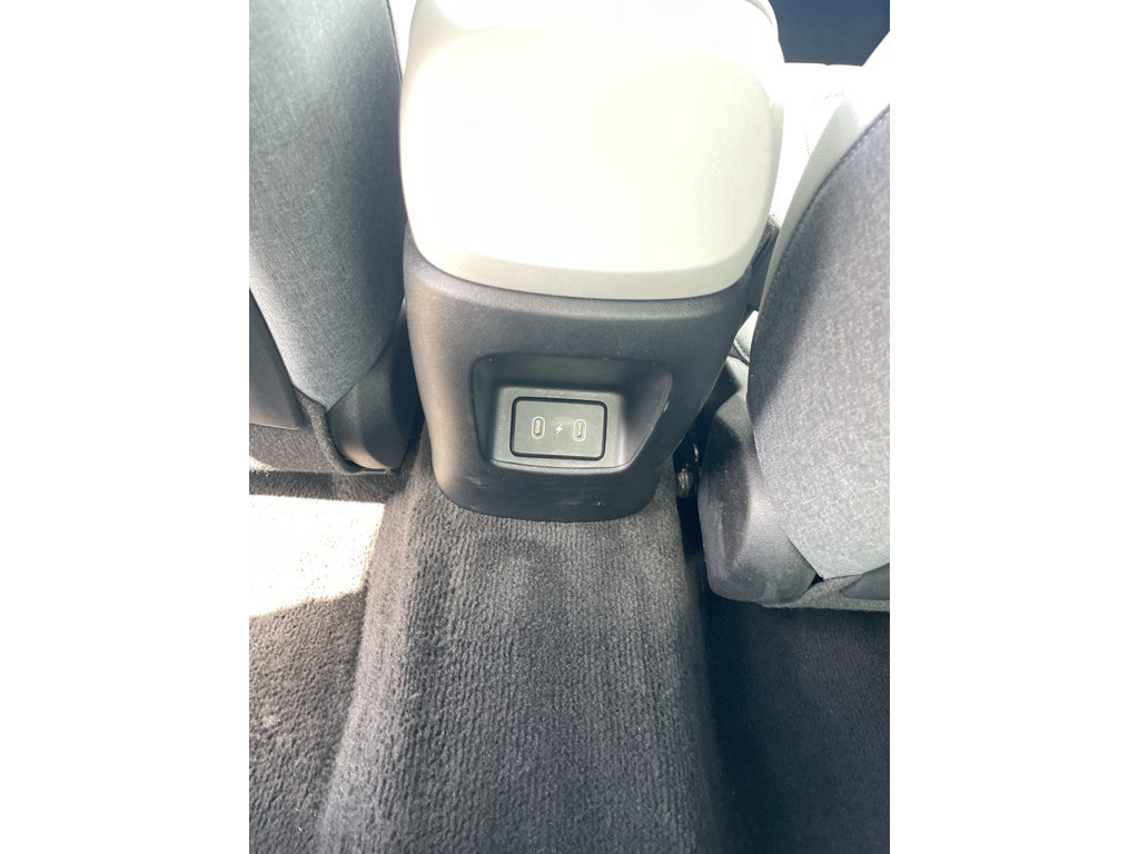 Certified 2025 Hyundai Elantra Limited FWD image 11