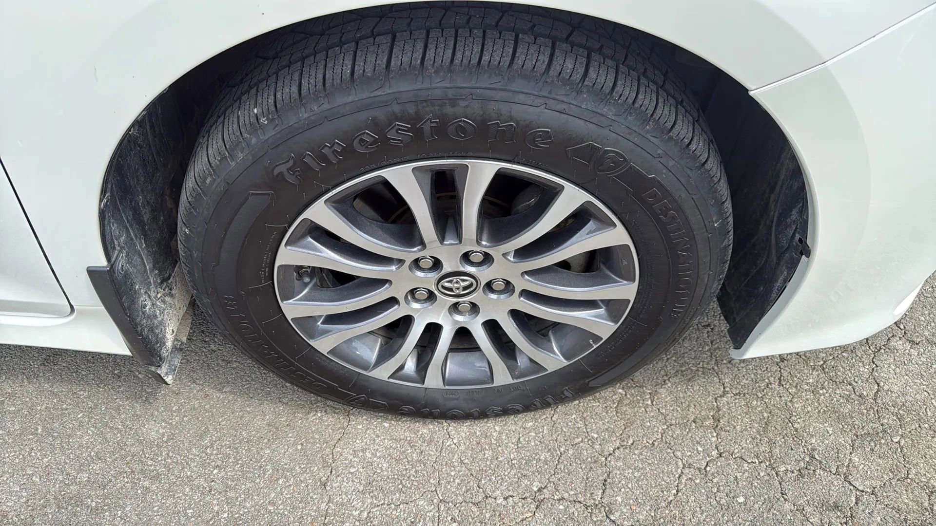 Used 2019 Toyota Sienna XLE image 34