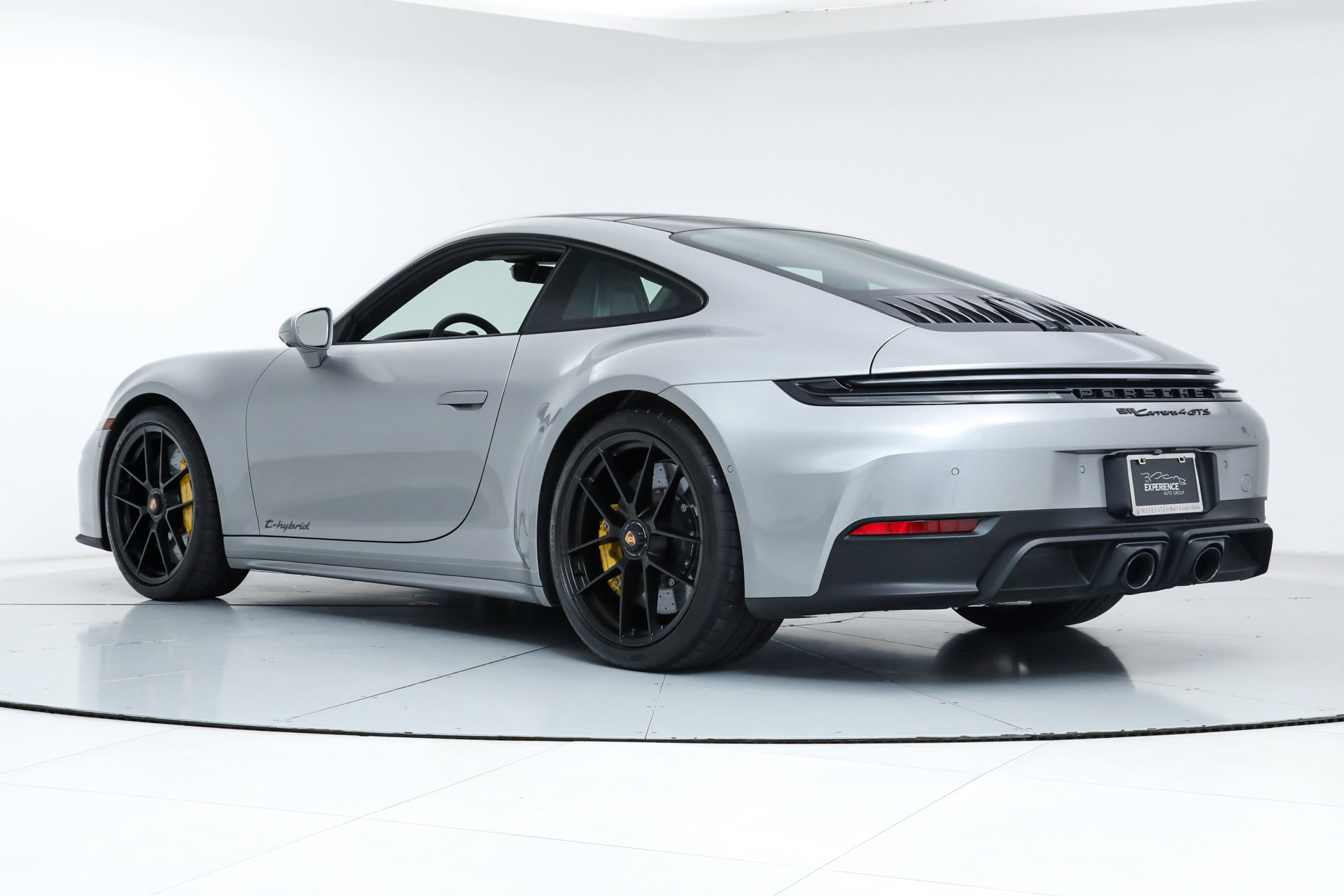 Used 2025 Porsche 911 Carrera 4 GTS image 3