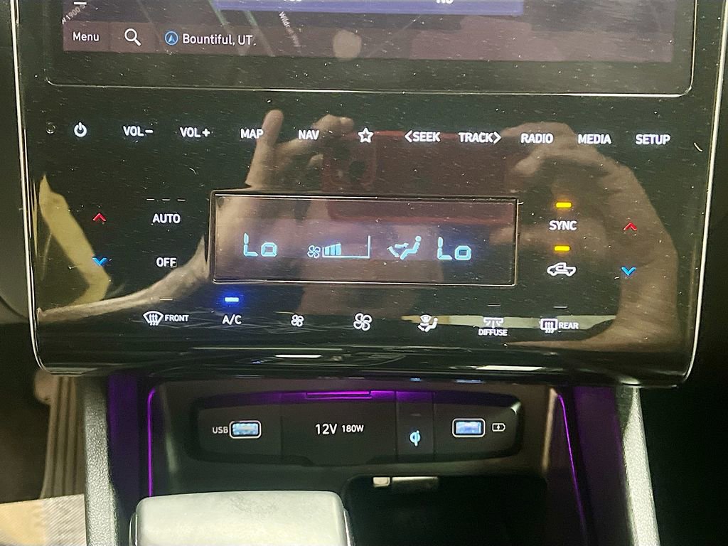 Used 2024 Hyundai Santa Cruz Limited image 16