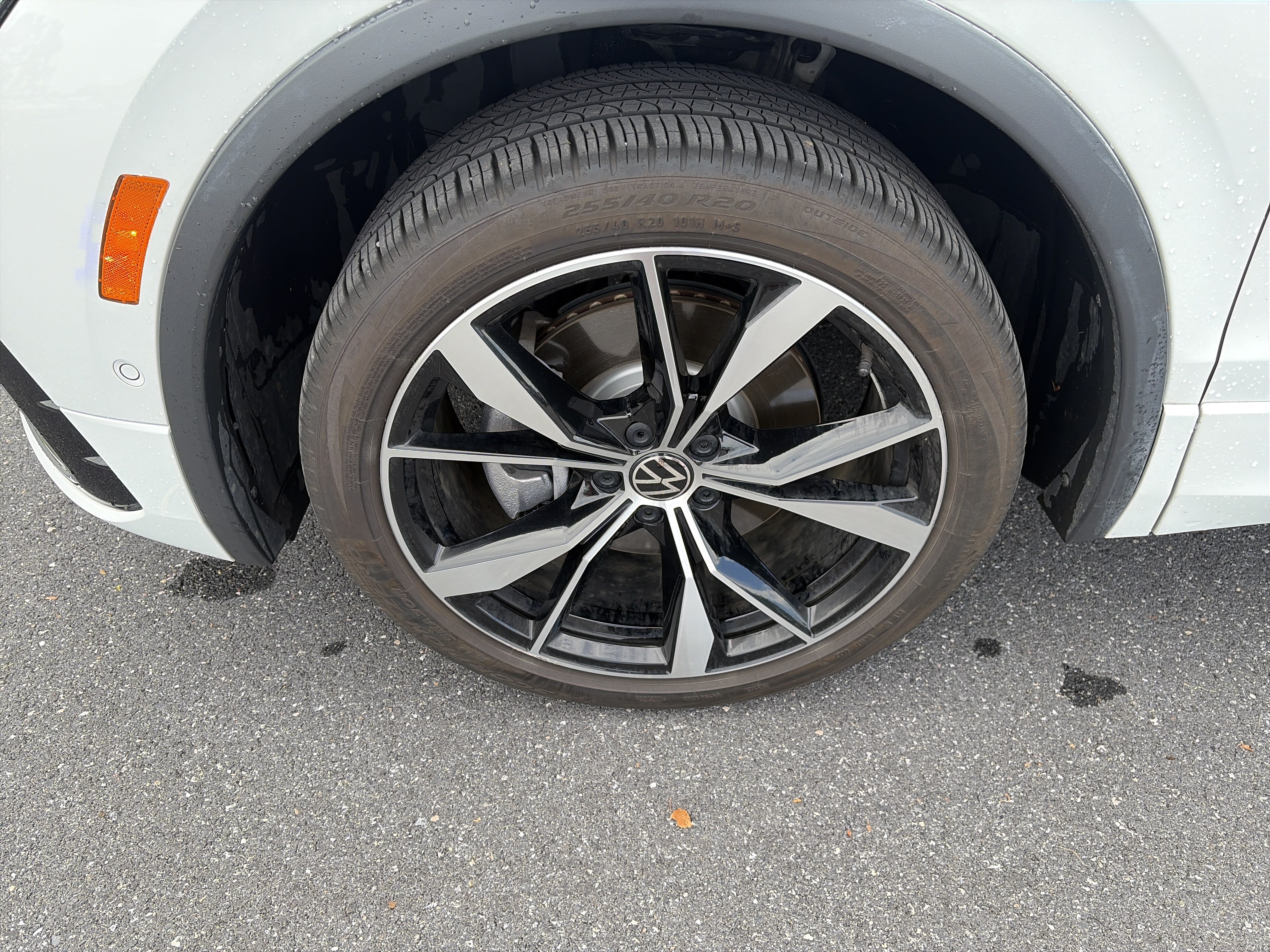 Certified 2024 Volkswagen Tiguan SEL R-Line AWD/4WD image 11