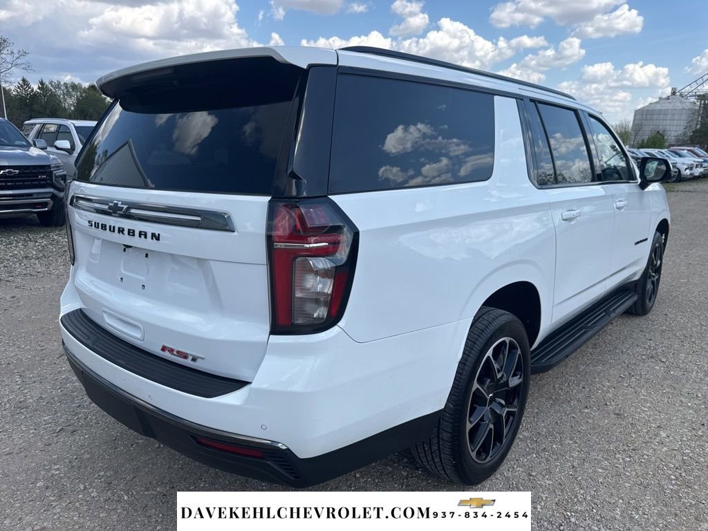 Certified 2022 Chevrolet Suburban RST w/ Luxury Package AWD/4WD image 5