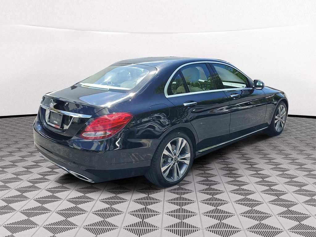 Used 2018 Mercedes-Benz C 300 Sedan w/ Premium Package image 4