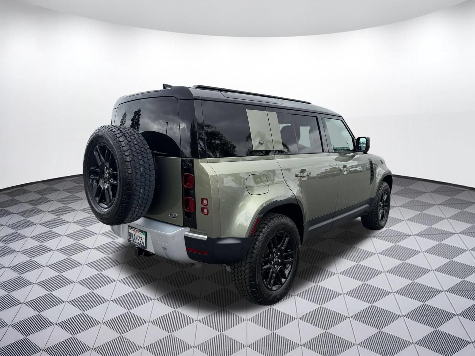 Used 2021 Land Rover Defender 110 S AWD/4WD image 7