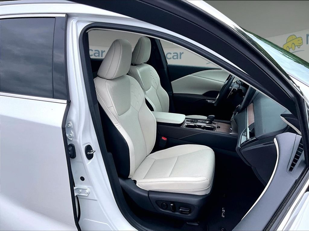 Used 2023 Lexus RX 350 Premium w/ Accessory Package AWD/4WD image 11