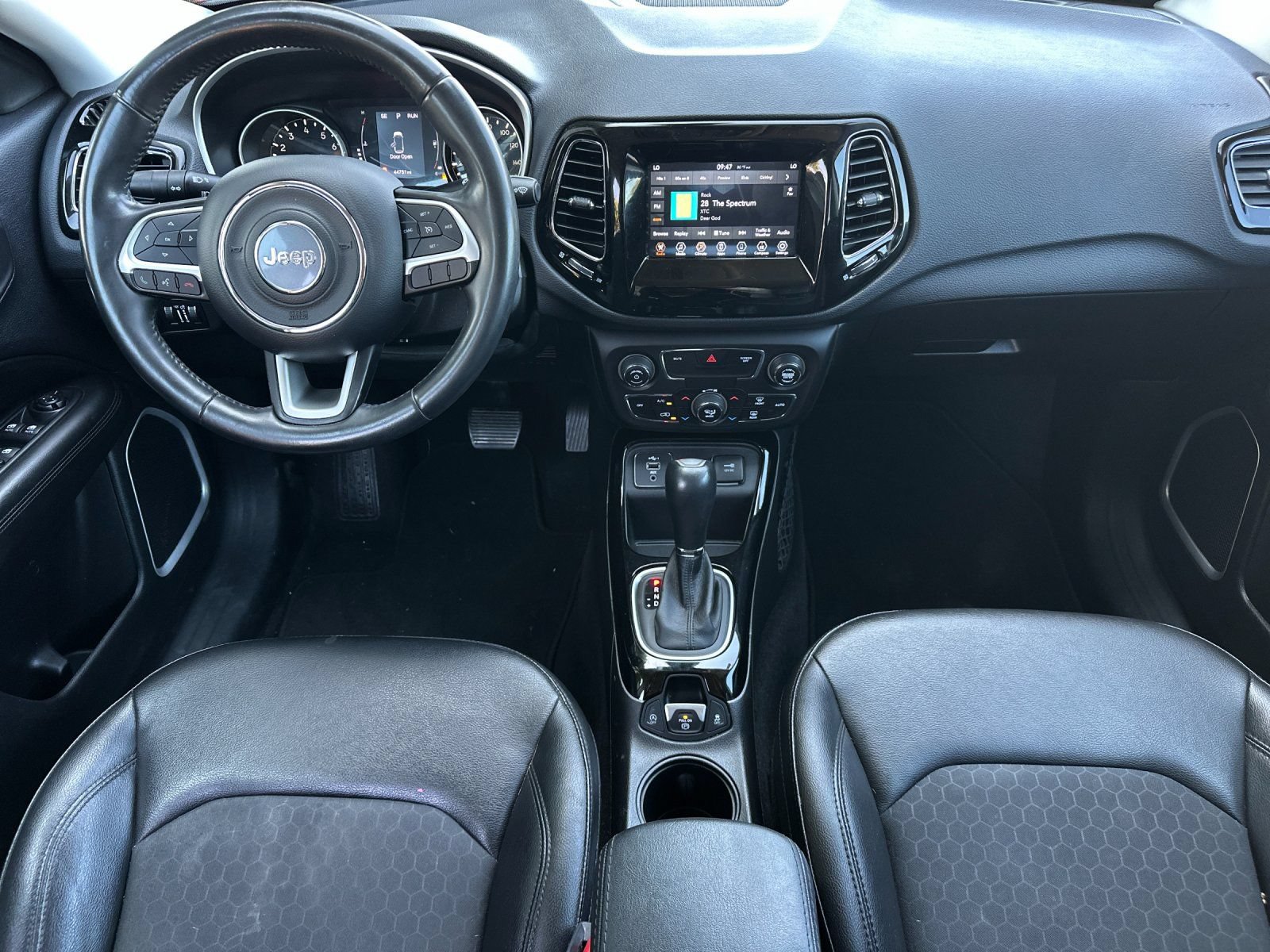 Used 2019 Jeep Compass Latitude FWD image 13