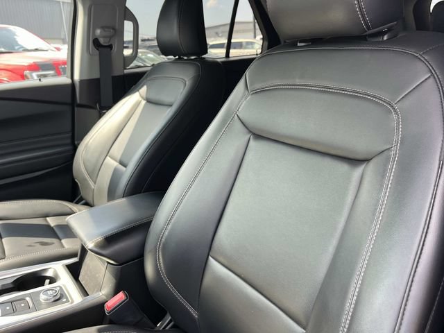 Used 2023 Ford Explorer XLT w/ Equipment Group 202A AWD/4WD image 34