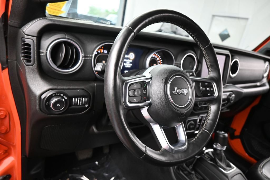 Used 2018 Jeep Wrangler Unlimited Sahara AWD/4WD image 15