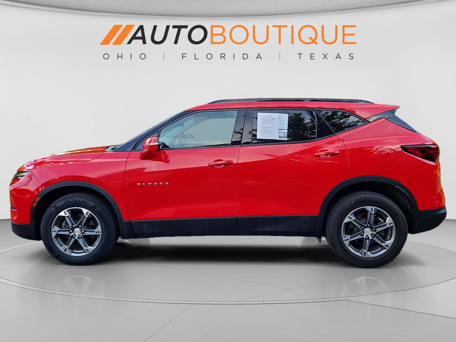 Used 2024 Chevrolet Blazer LT AWD/4WD image 2