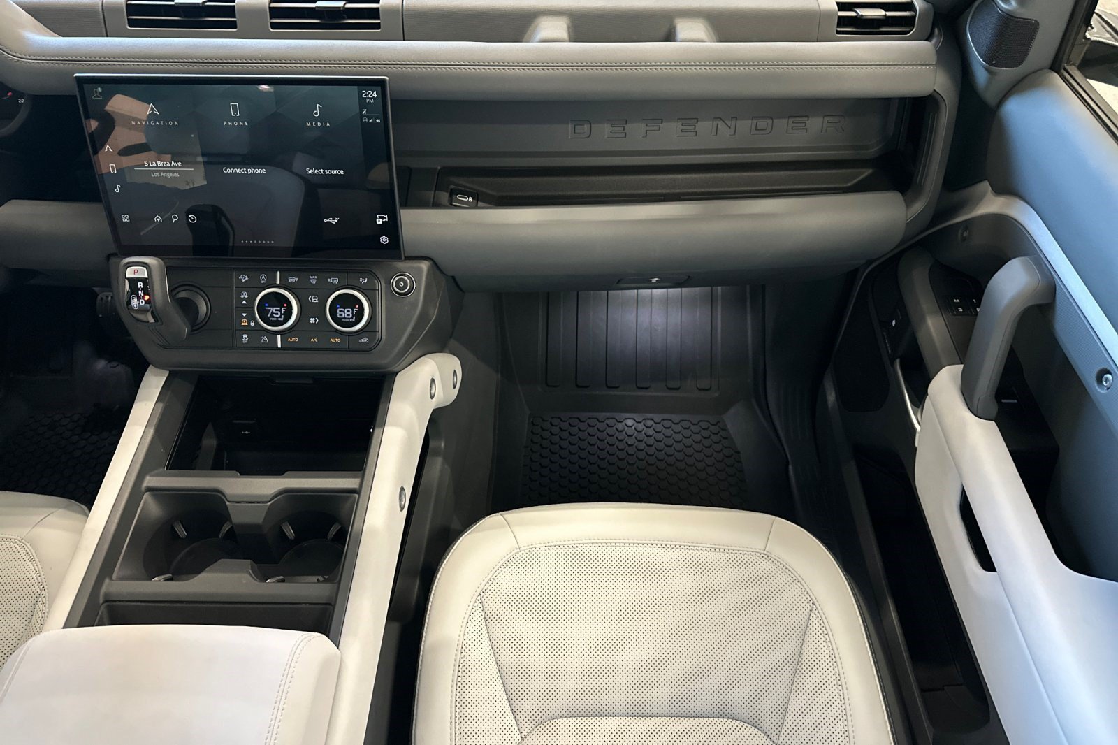 Certified 2026 Land Rover Defender 110 S AWD/4WD image 33
