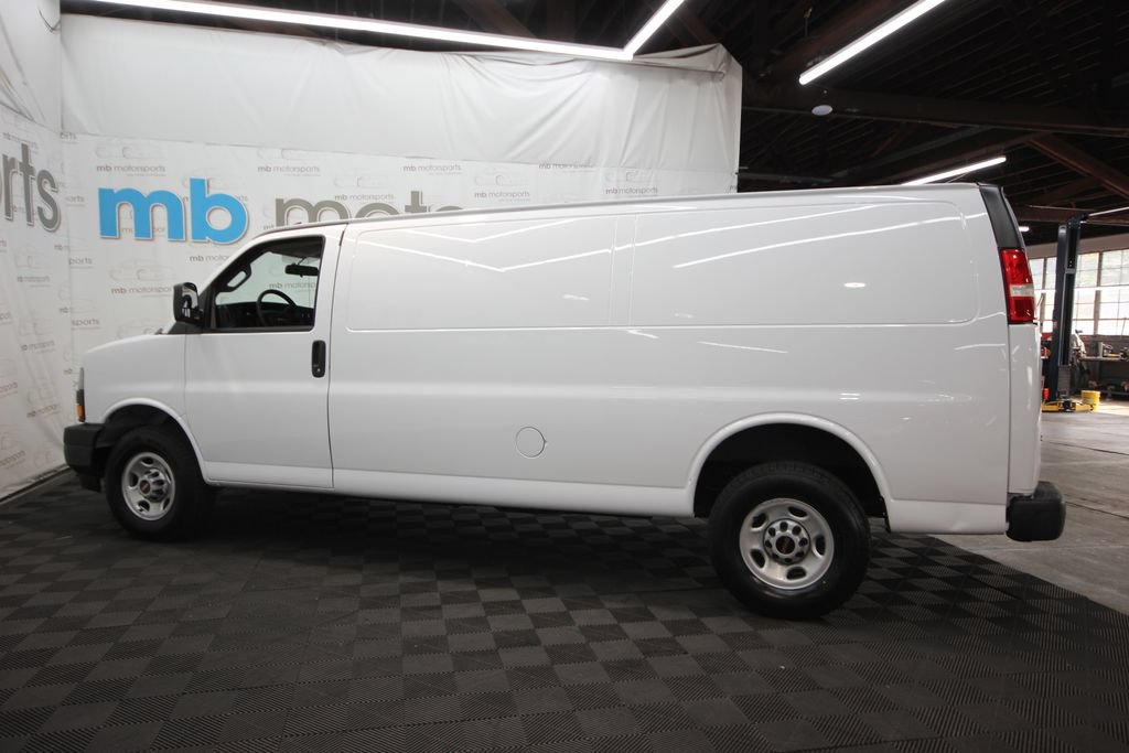 Used 2023 GMC Savana 2500 Extended RWD image 3